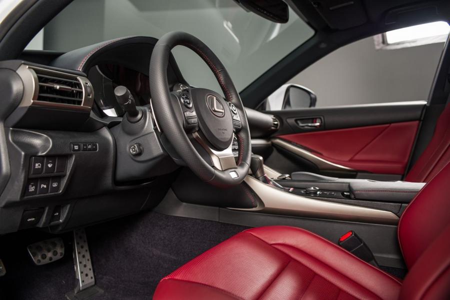  Lexus IS350 F-Sport 2014 года  (фото 15 из 140)